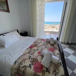  Hotel Henardi